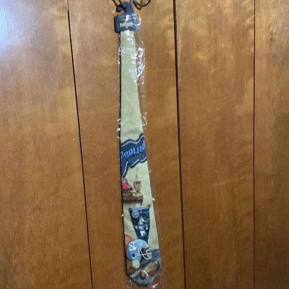 🦅 EAGLES WINGS 🦅 NORTH CAROLINA MAN’S TIE 🆕🩵 - Picture 9 of 9